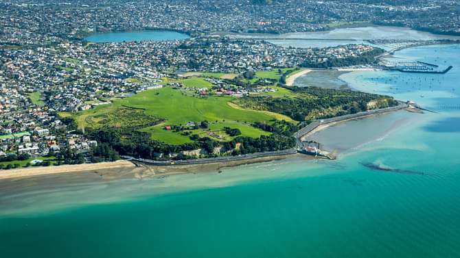 Best Auckland City & Rangitoto Scenic Flight