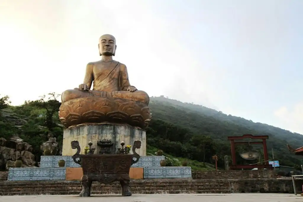 Full-day Yen Tu Mountain Tour | From Hanoi
