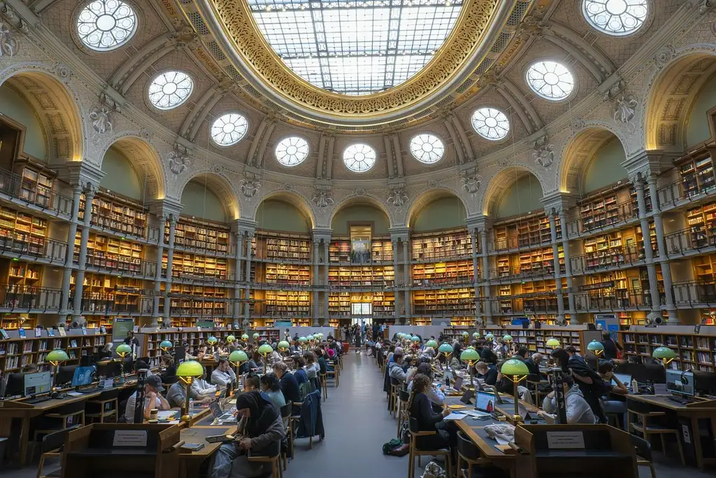 Paris, the City of Book Lovers - Small Group Tour