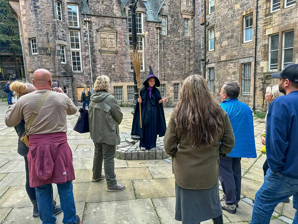 Edinburgh Witches Old Town Walking Tour and Underground Vault