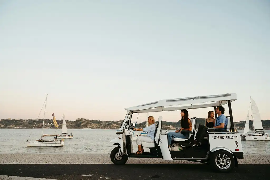 3-hour Best Of Lisbon Tuk Tuk Tour
