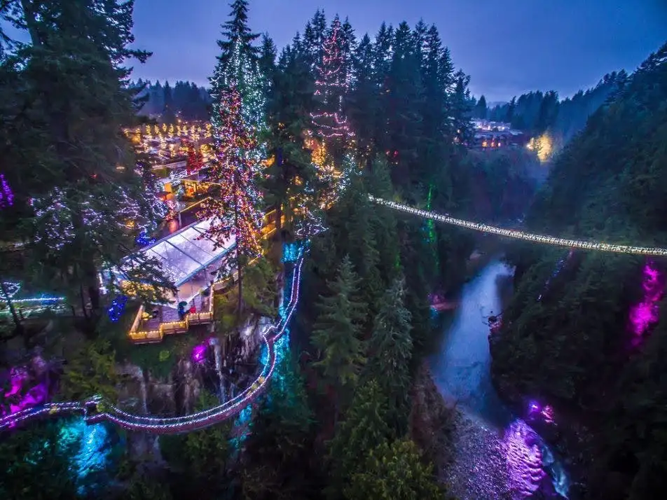 Vancouver and Capilano Canyon Lights Christmas Guided Tour