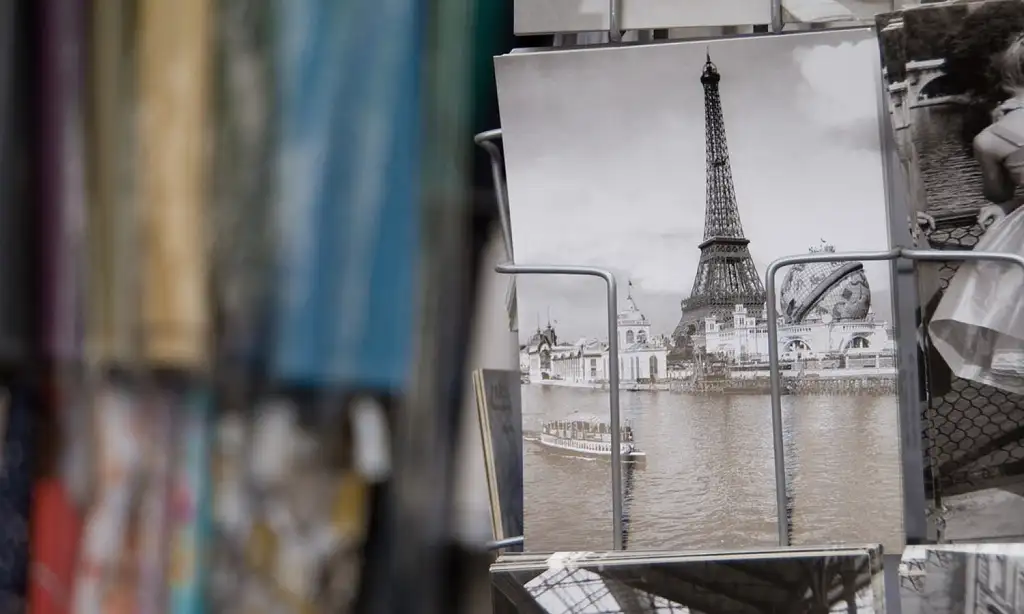 Cinema Walking Tour In Montmartre