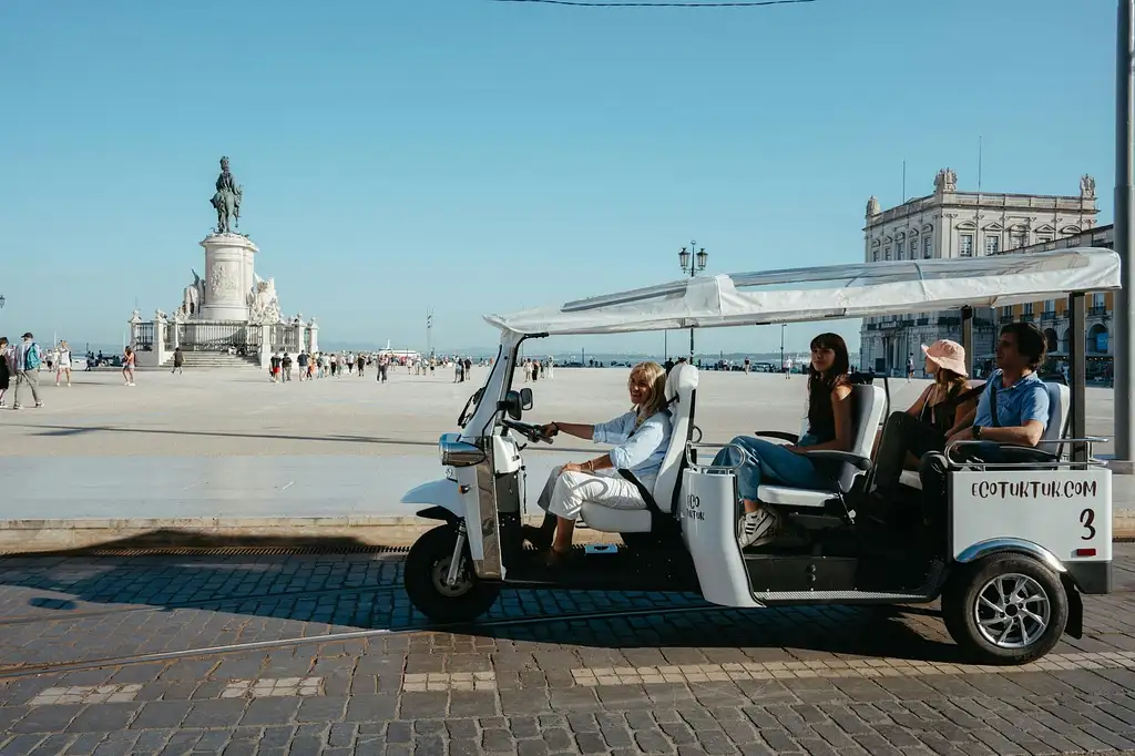 3-hour Best Of Lisbon Tuk Tuk Tour