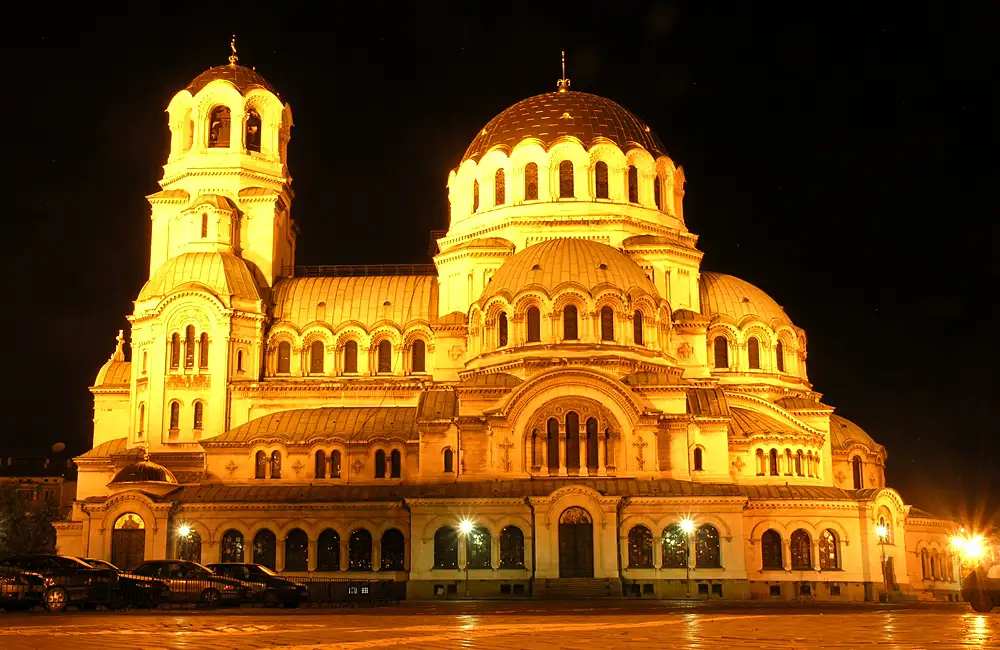 Sofia By Night Tour With Folklore Dinner & Show