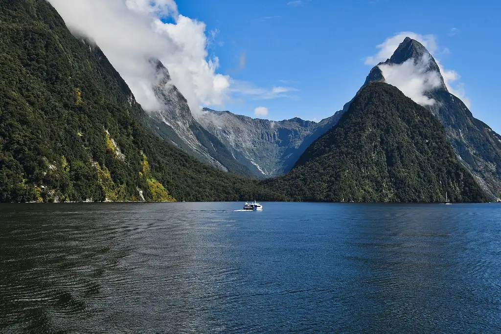 8 Day NZ Southern Crossing Small Group Tour | Kiwi Experience