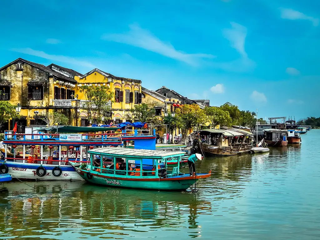 10 Day Classic Vietnam Tour: Hanoi to Ho Chi Minh | G Adventures