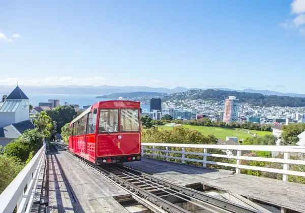 'Northern Round-up' Bus Pass | NZ North Island | Kiwi Experience