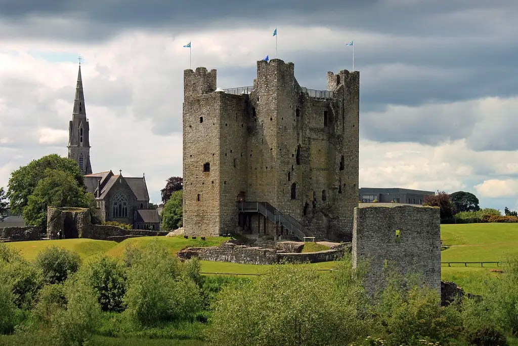 Boyne Valley and Newgrange Tour