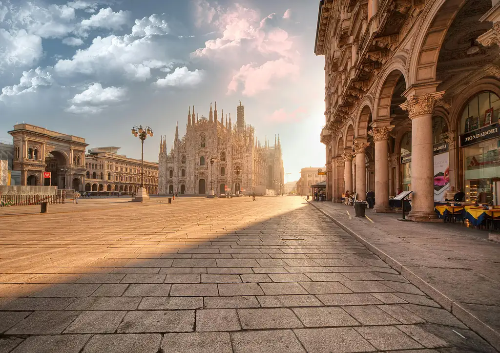 Milan by Night Walking Tour