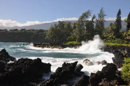 Hana Highway Loop Private Jeep Tour (min 2 people)