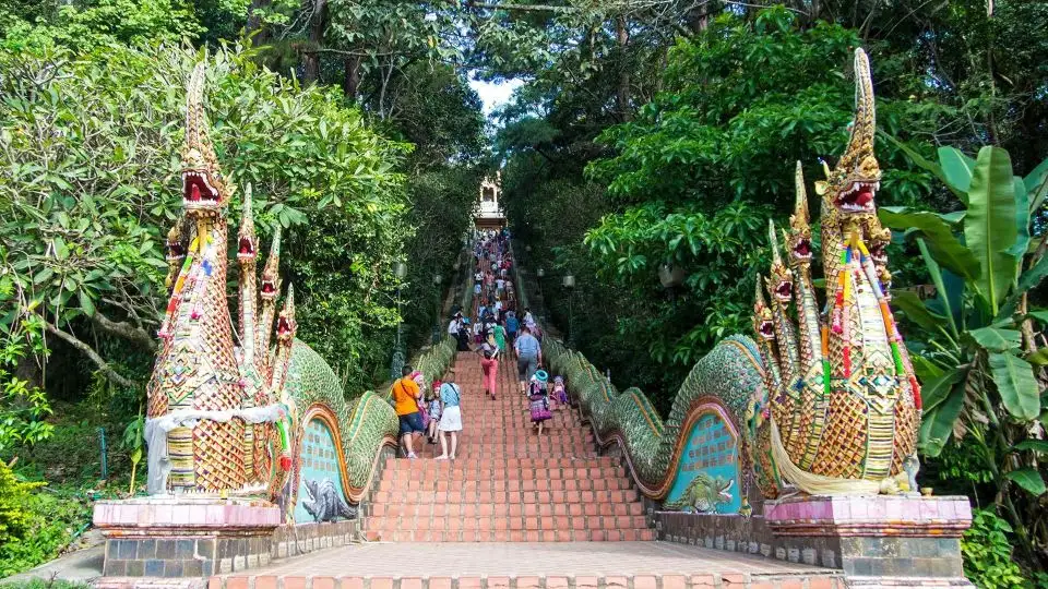Whispers of Dawn: Almsgiving Ritual & Doi Suthep's Summit | Half Day Private Tour