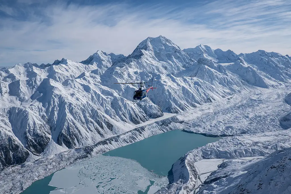 Mountain High: Mount Cook/Aoraki Scenic Helicopter Ride With Alpine Landing