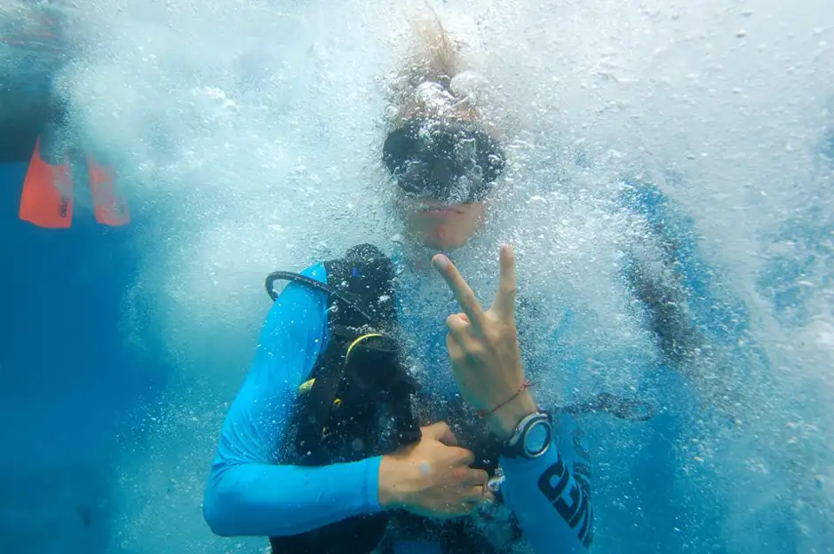 Great Barrier Reef Snorkelling Full Day Trip - Cairns to Cairns