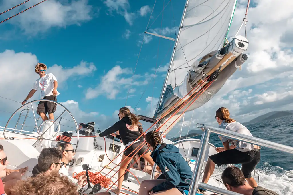 4 Day, 3 Night Whitsunday Sailing Tour On Maxi Yacht Broomstick