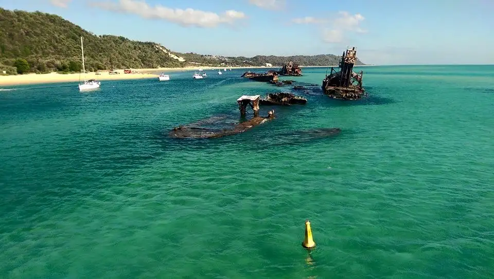 1 Day Moreton Island 4WD Eco Sightseeing Tour