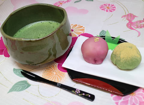 OSAKA TEA CEREMONY WITH KIMONO EXPERIENCE
