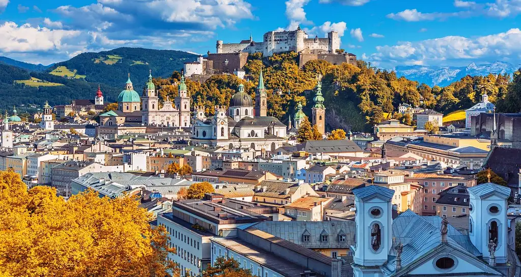 10 Days Essential Western Europe: Amsterdam, Berlin & Epic Views | G Adventures 18-35's
