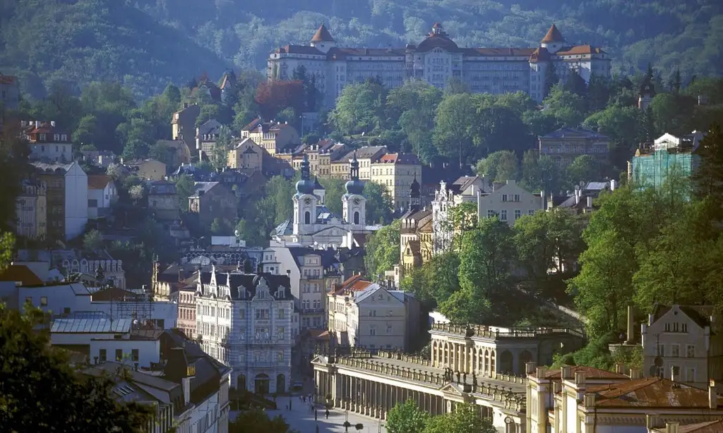 From Prague: Karlovy Vary day trip