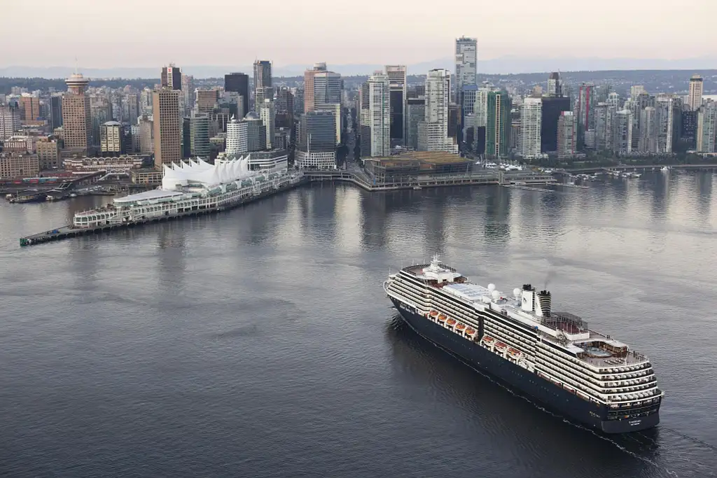 Vancouver City and Capilano Suspension Bridge Tour