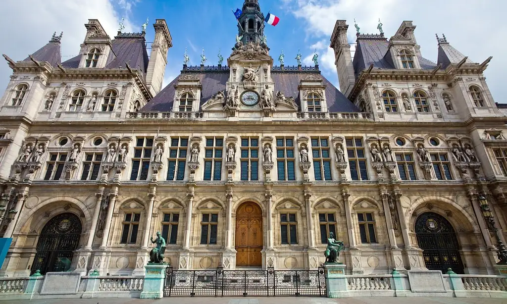 Paris: Guided Bike Tour With Food Tasting