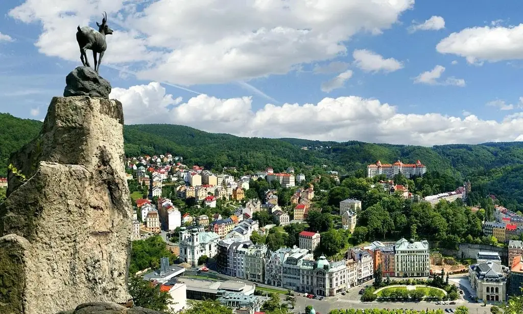 From Prague: Karlovy Vary day trip