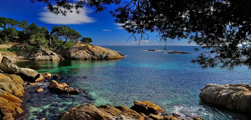 Empuries Private Tour and Boat Ride from Barcelona