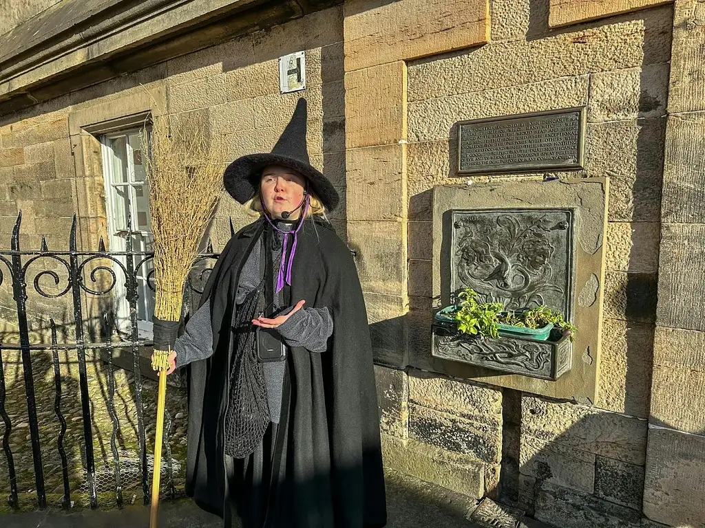 Edinburgh Witches Old Town Walking Tour and Underground Vault