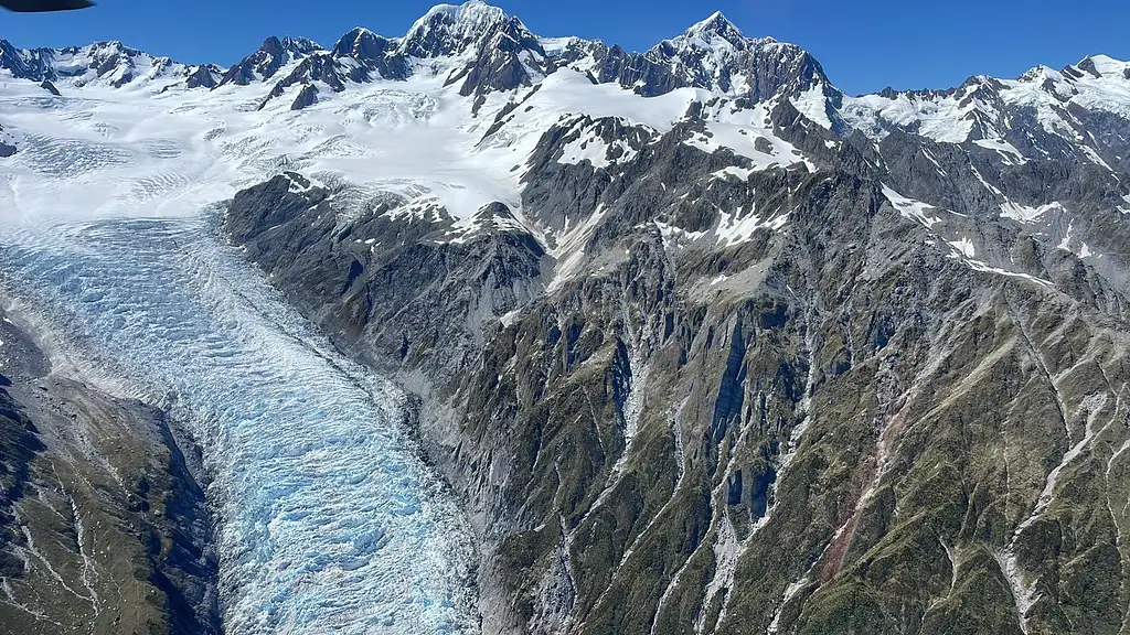 35-minute Pilot's Choice Helicopter Flight with Snow Landing