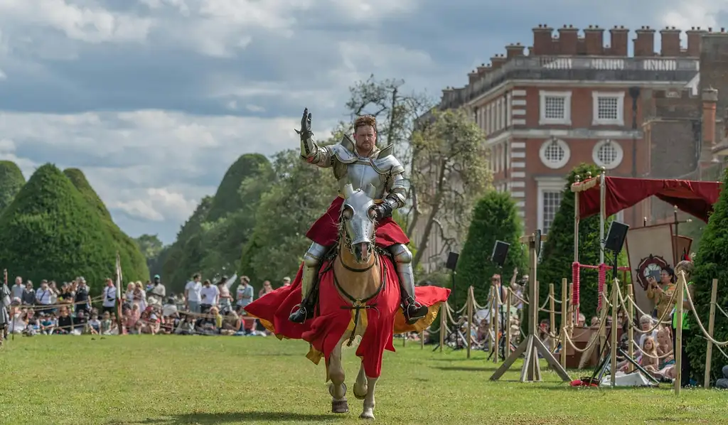 Hampton Court Palace Ticket | With Gardens & Maze