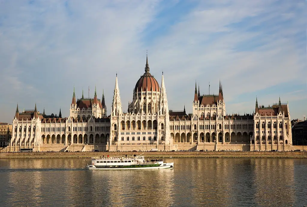 Budapest to Berlin: Graffiti Walls & Market Halls 18-30's