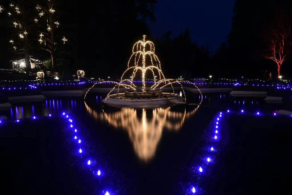 Christmas Guided Tour Of Victoria And Butchart Gardens