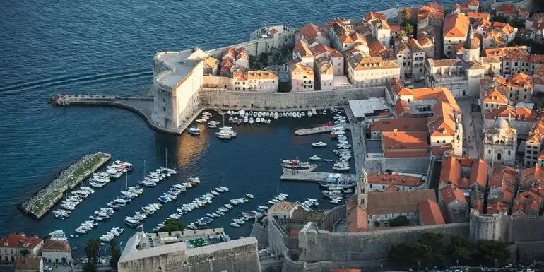 12 Days Southern Europe: Croatia, Montenegro & Ancient Greece | G Adventures 18-35's