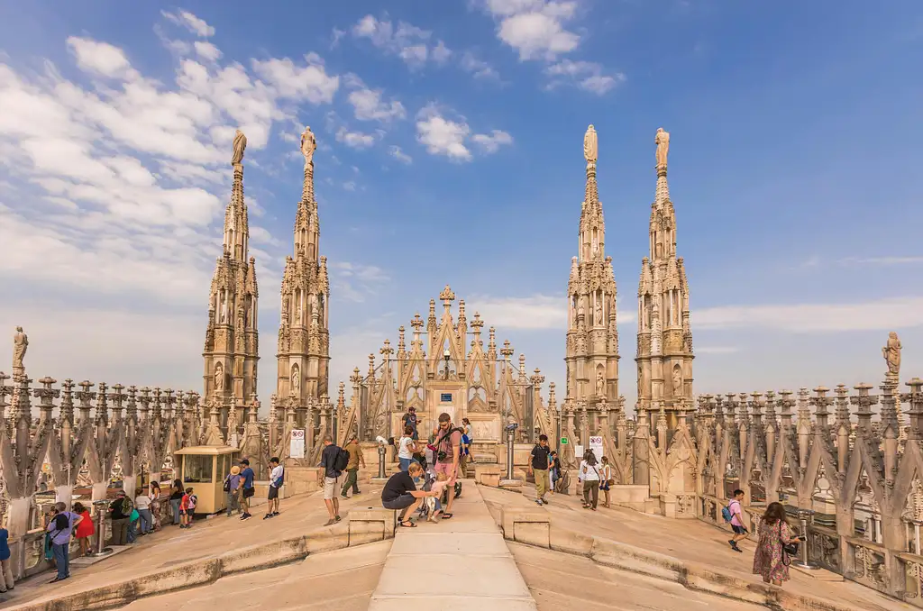 Milan Duomo Cathedral and Rooftop Guided Tour with Direct Access