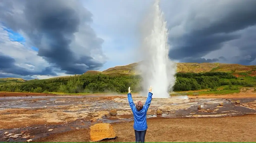 Golden Circle and Northern Lights Guided Tour from Reykjavik