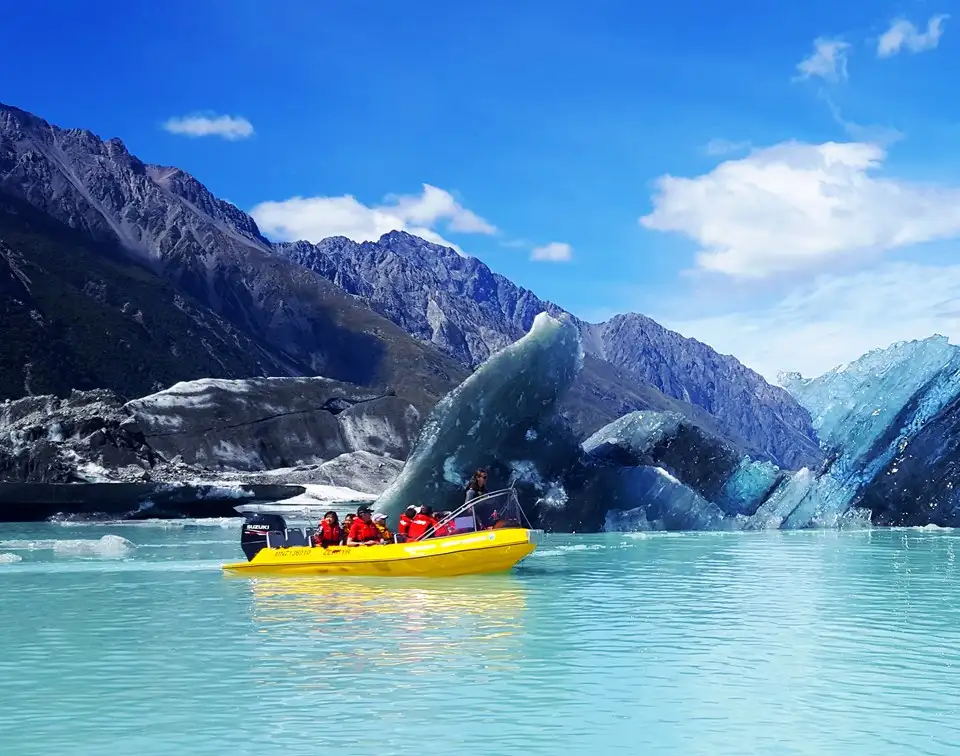 Queenstown to Christchurch Via Mt Cook Day Tour