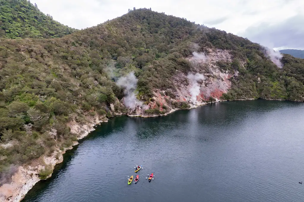 Waimangu Valley Walk and Steaming Cliffs Kayak Tour