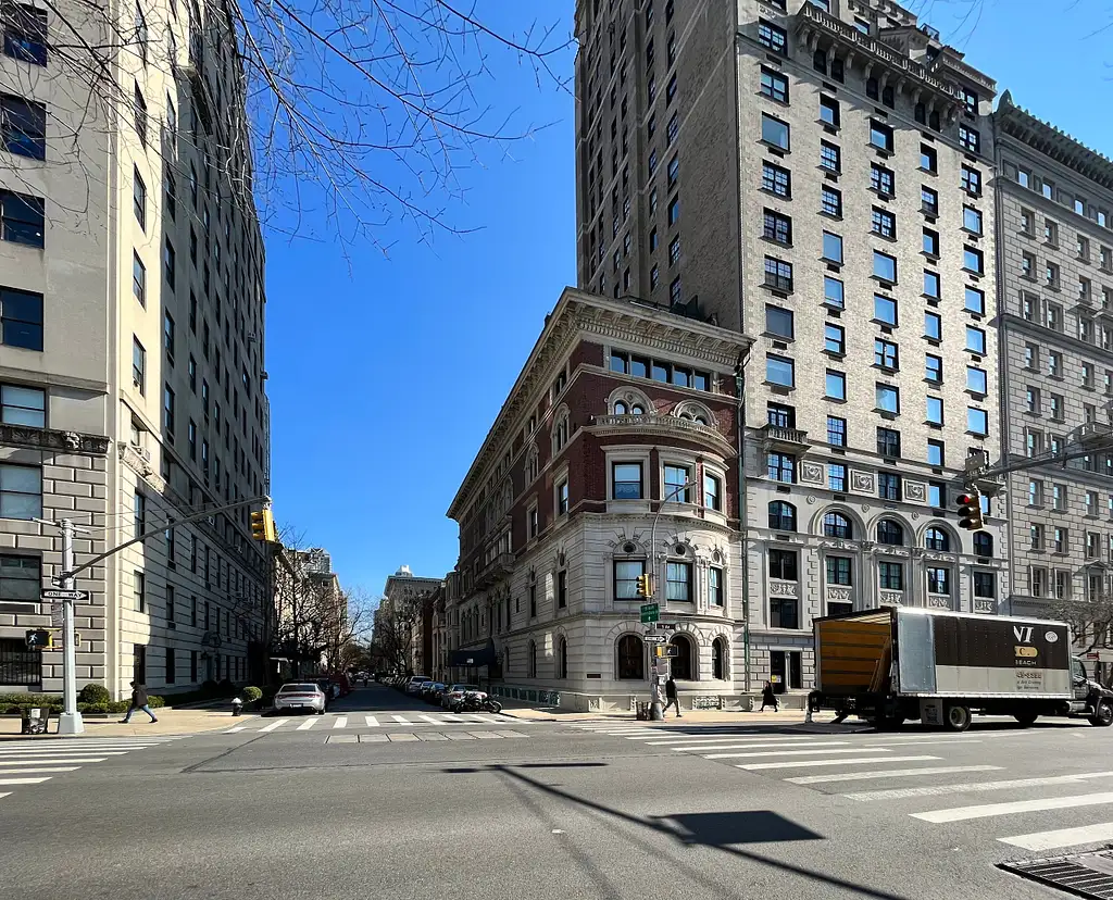 Fifth Ave Gilded Age Mansions Tour - Walking Tour