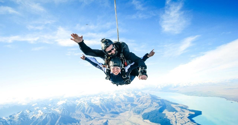 Skydive Over Mount Cook From 9,000, 13,000, or 15,000 Feet