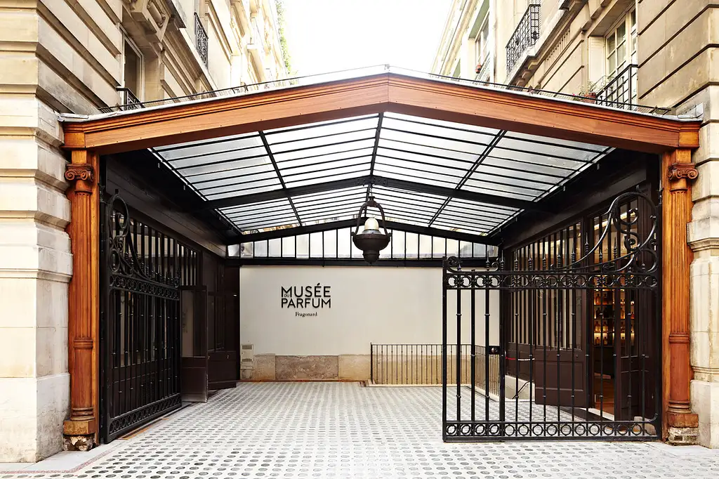Go City Paris: Paris Pass Plus