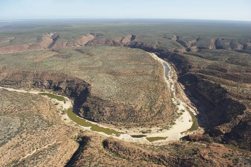 Hutt Lagoon Pink Lake Flight + River Gorges from Geraldton (1 Hour 40 Minutes)
