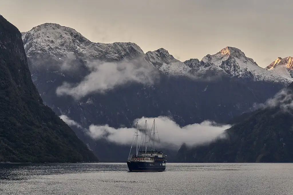 Milford Sound Overnight Cruise | Departing Milford Sound