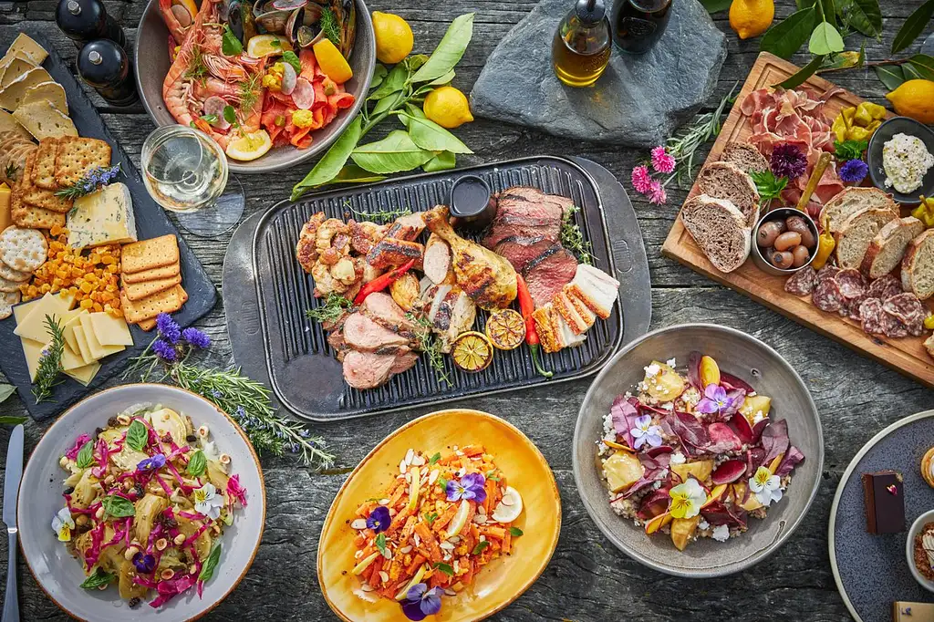 TSS Earnslaw - Cruise & Walter Peak Gourmet BBQ Dining