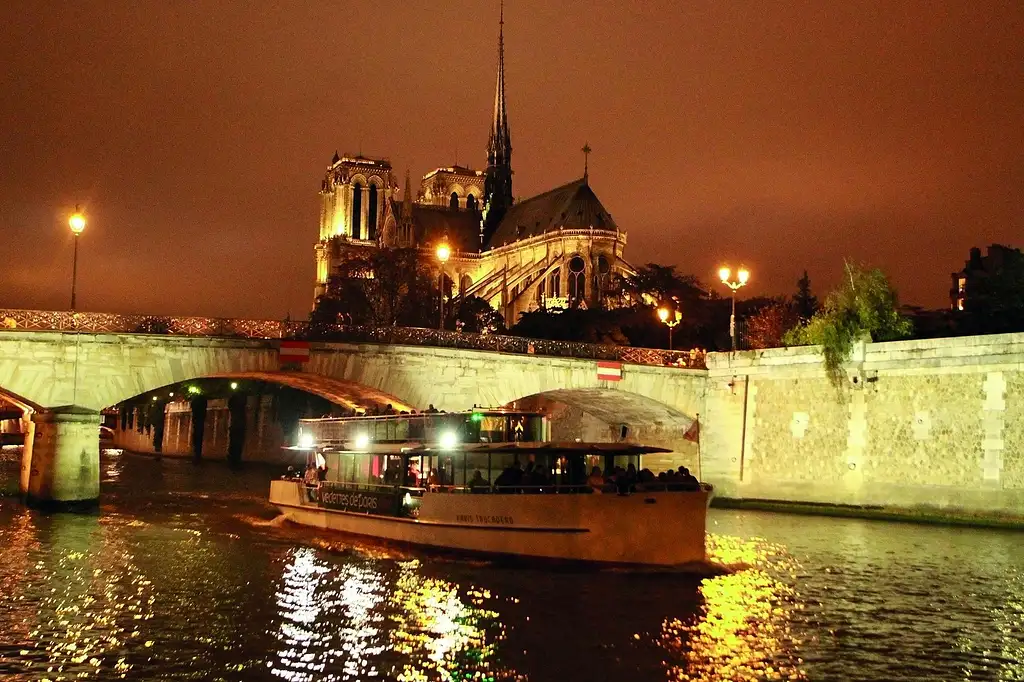 Evening Cruise On The Seine River With An Aperitif