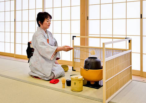 OSAKA TEA CEREMONY WITH KIMONO EXPERIENCE