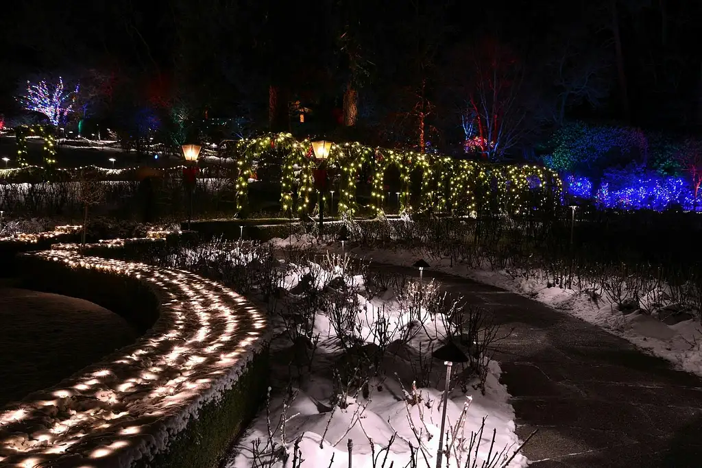 Christmas Guided Tour Of Victoria And Butchart Gardens