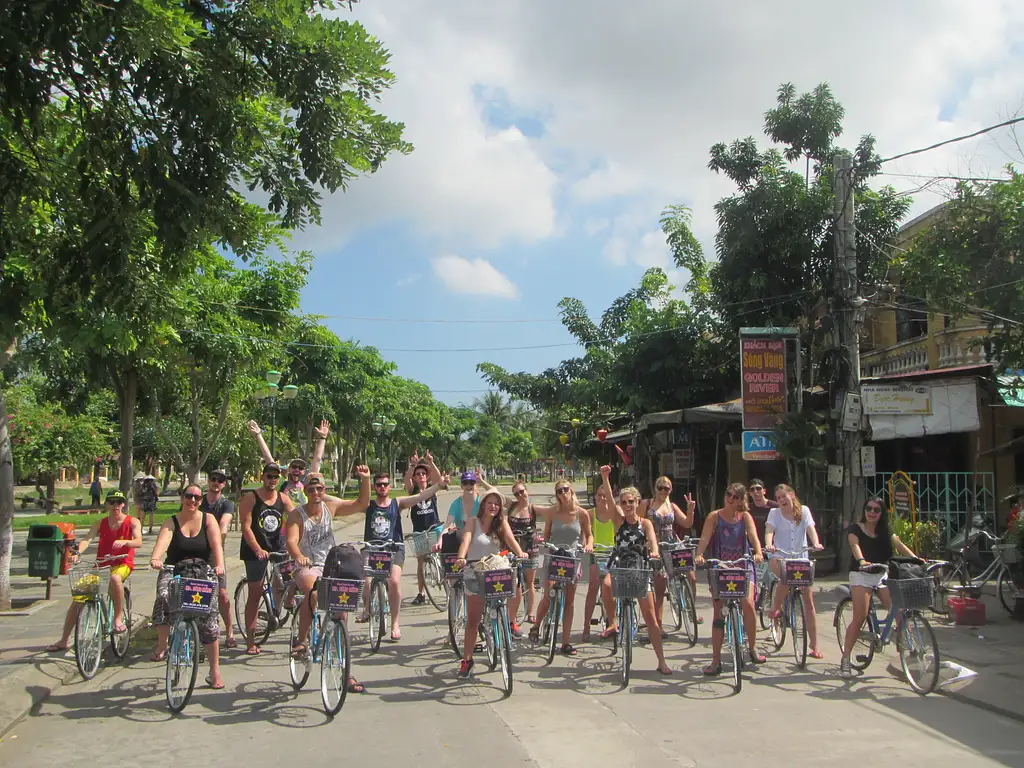 11 Day Ultimate Vietnam Group Tour | Hanoi to Ho Chi Minh (18 to 35's)