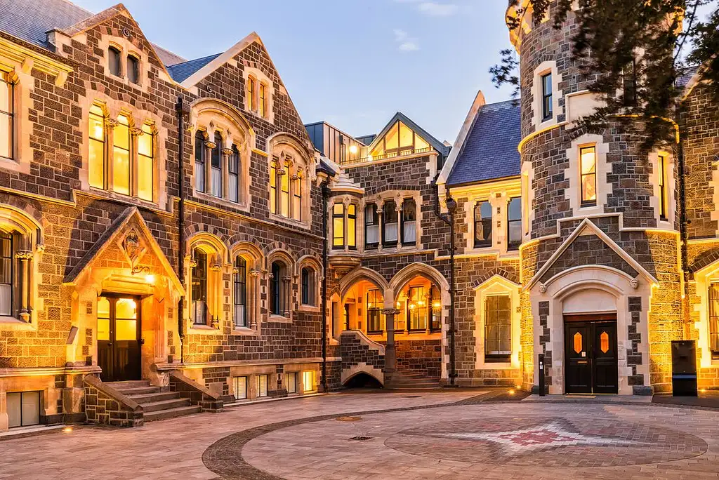 11 Day NZ South to North Island Adventure | Christchurch to Auckland | Haka Tours