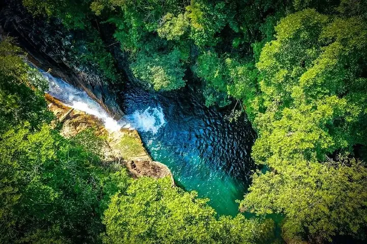 Chasing Waterfalls Day Tour - Whitsundays