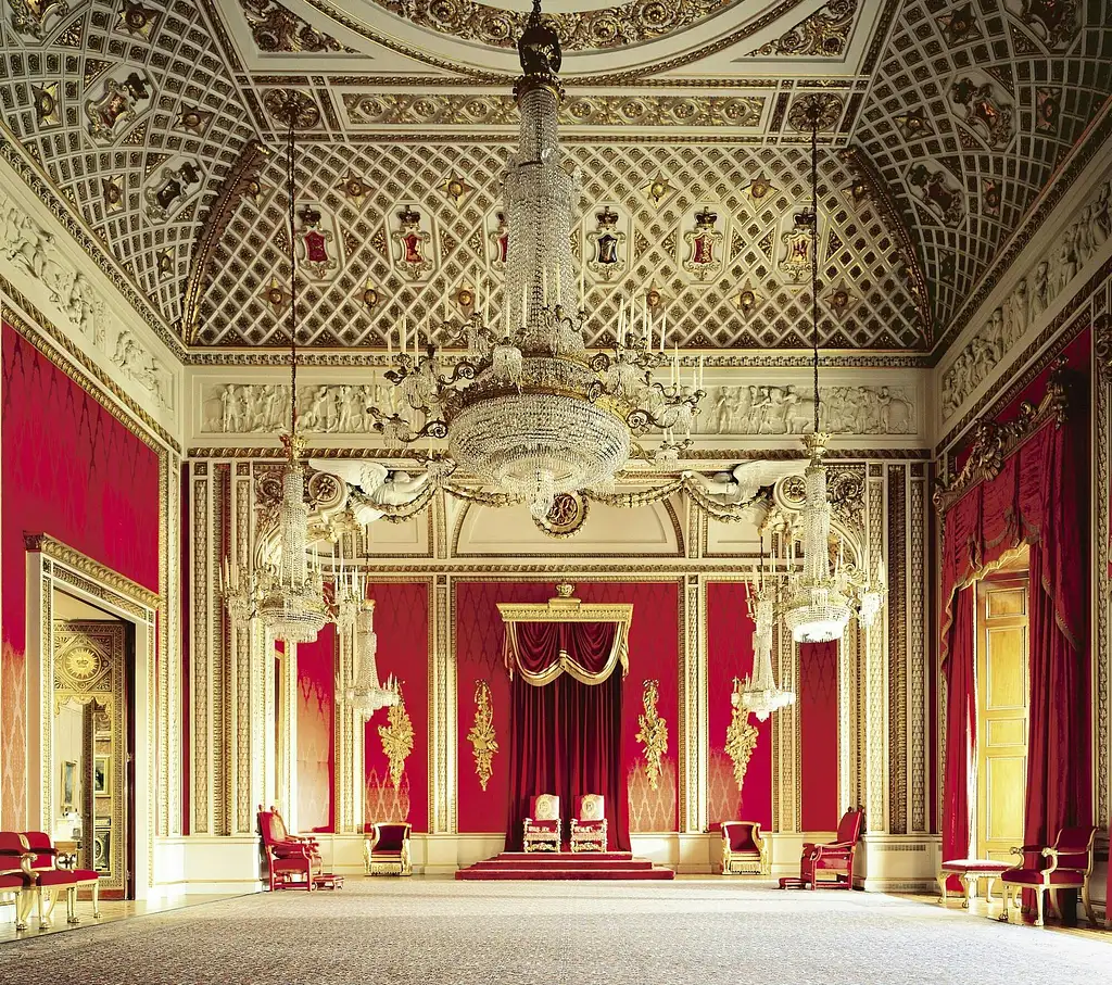 Royal Walking Tour with Buckingham Palace Tickets